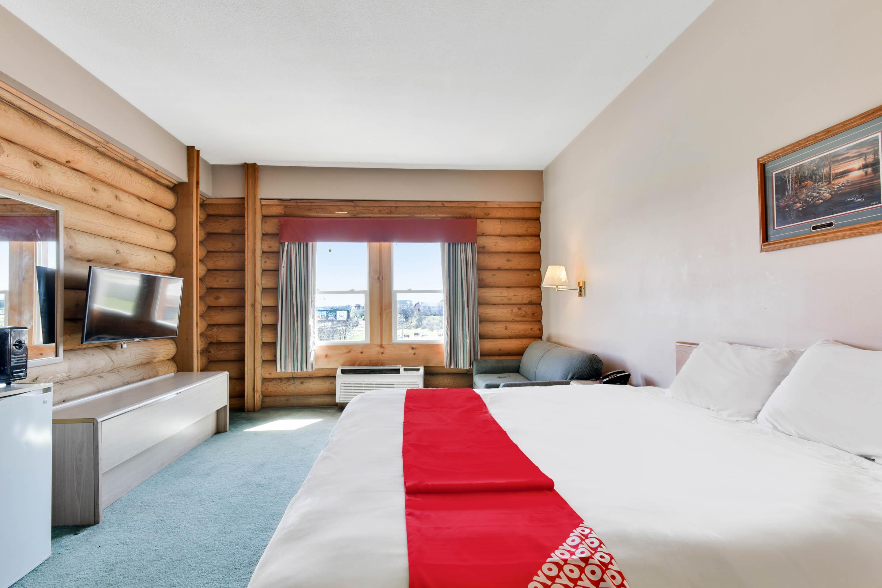 Casa Loma Inn & Suites By Oyo Davenport Ia Near I-80 מראה חיצוני תמונה
