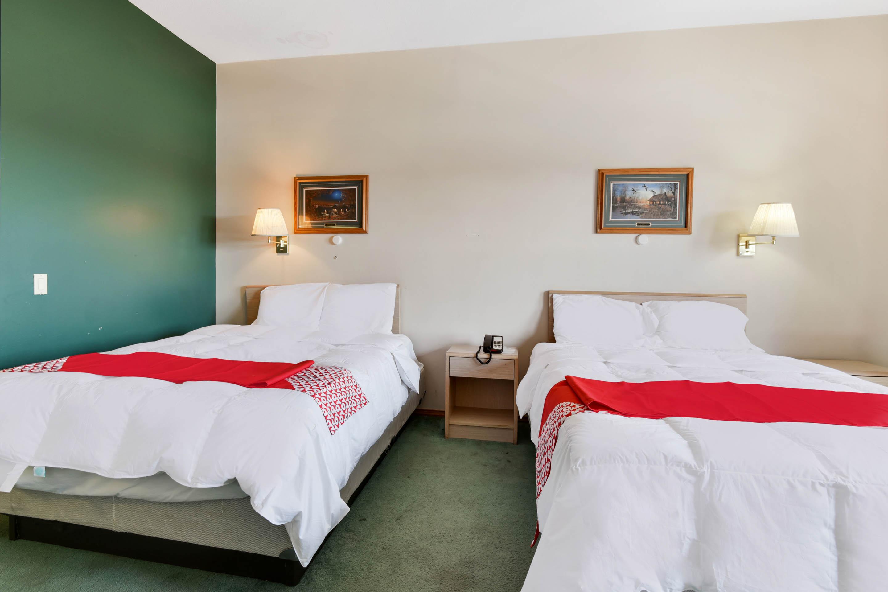 Casa Loma Inn & Suites By Oyo Davenport Ia Near I-80 מראה חיצוני תמונה