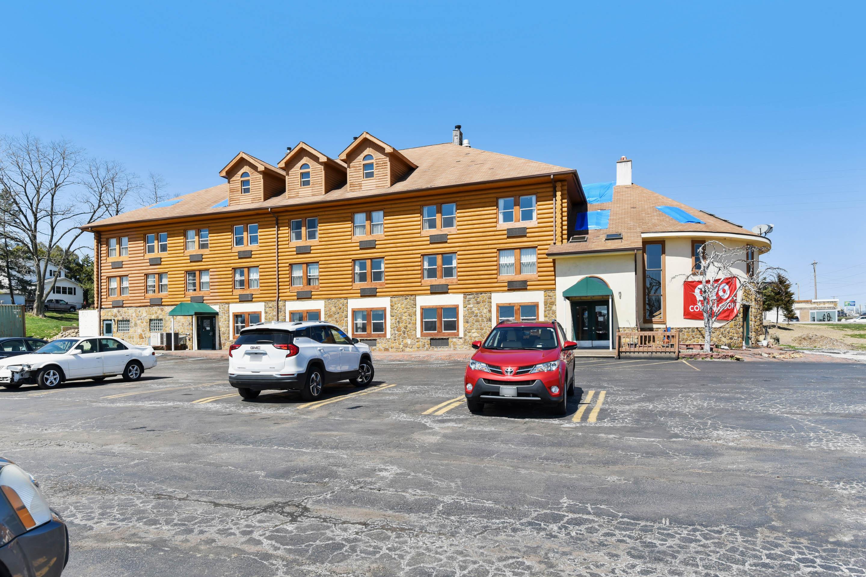 Casa Loma Inn & Suites By Oyo Davenport Ia Near I-80 מראה חיצוני תמונה