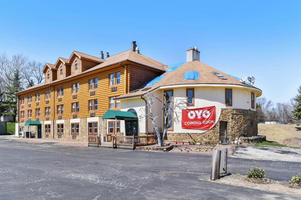 Casa Loma Inn & Suites By Oyo Davenport Ia Near I-80 מראה חיצוני תמונה