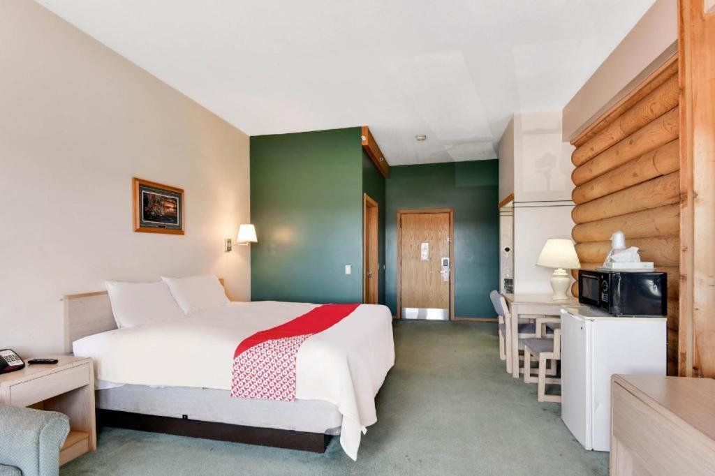 Casa Loma Inn & Suites By Oyo Davenport Ia Near I-80 מראה חיצוני תמונה