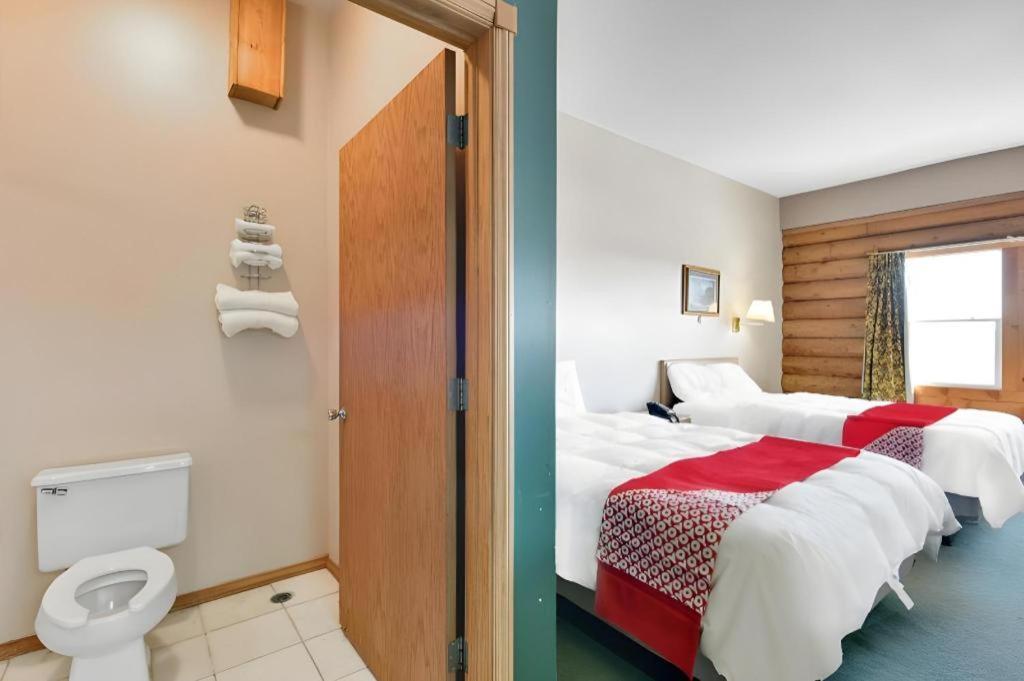 Casa Loma Inn & Suites By Oyo Davenport Ia Near I-80 מראה חיצוני תמונה