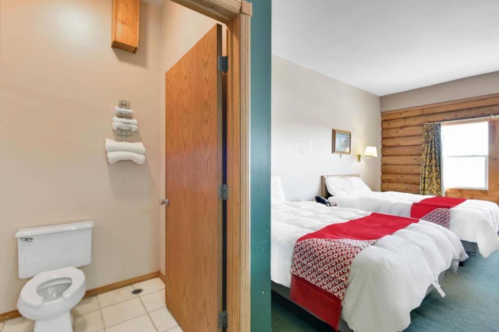 Casa Loma Inn & Suites By Oyo Davenport Ia Near I-80 מראה חיצוני תמונה