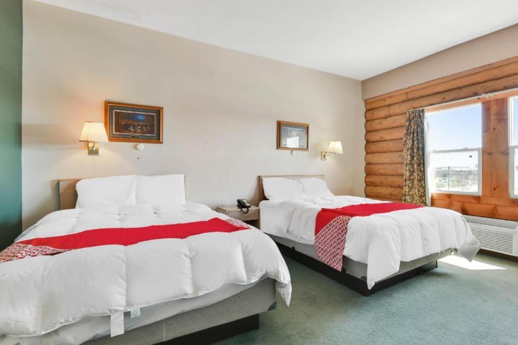 Casa Loma Inn & Suites By Oyo Davenport Ia Near I-80 מראה חיצוני תמונה