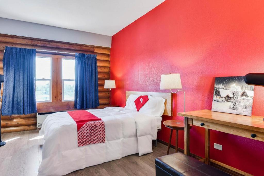 Casa Loma Inn & Suites By Oyo Davenport Ia Near I-80 מראה חיצוני תמונה